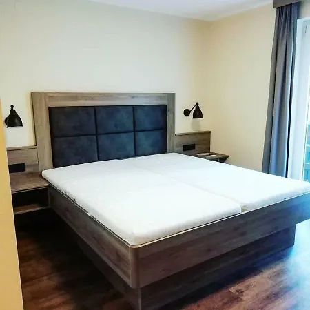 Reinbachstube 3*